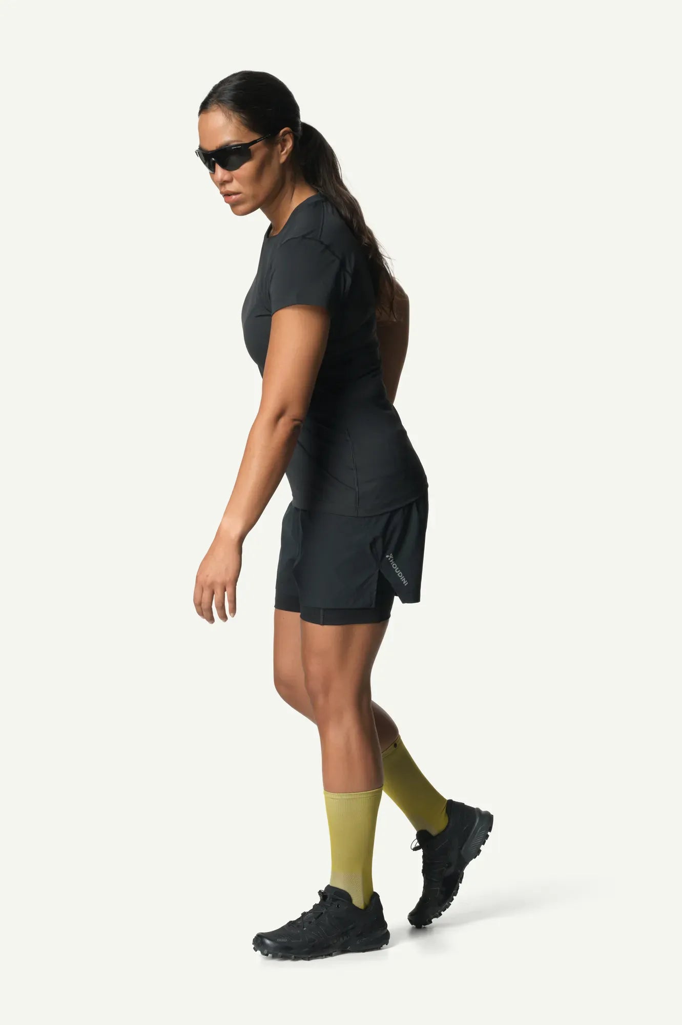 houdini-pace-trail-shorts-laufshorts-damen-true-black image 3