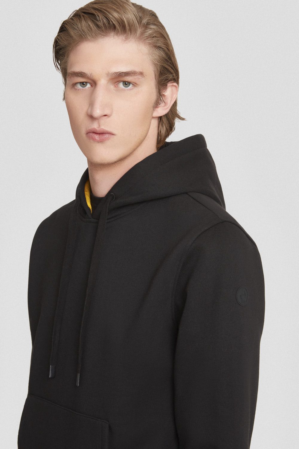 ciesse-outdoor-hoodie-schwarz-basic-k-ngurutasche image 3
