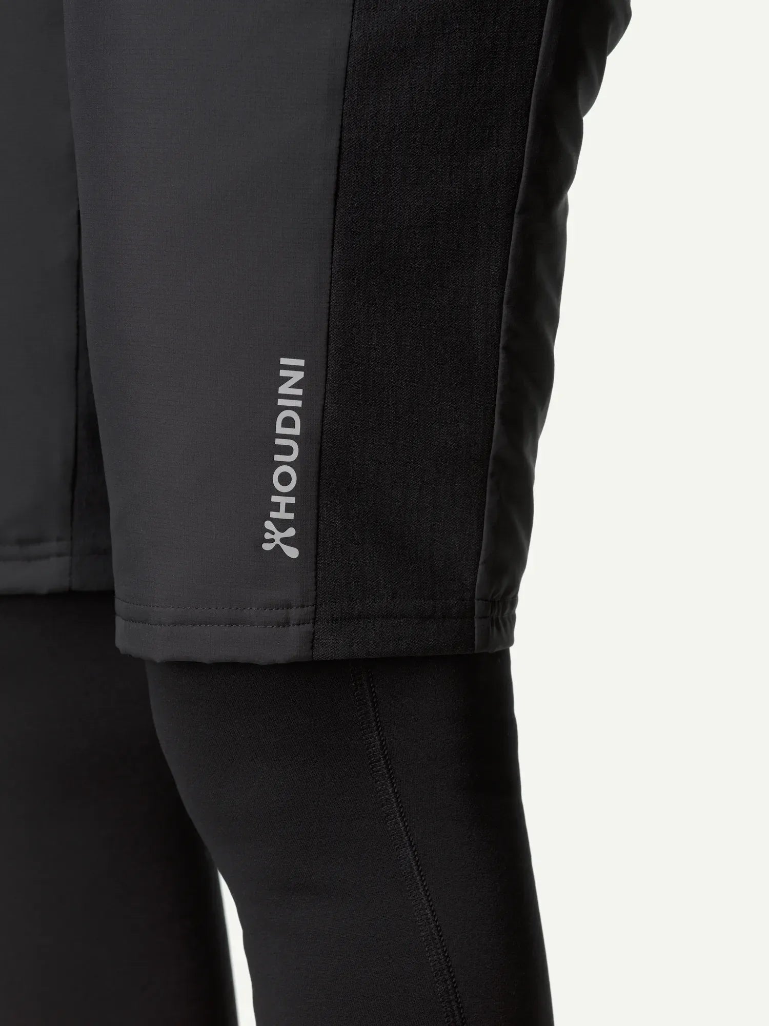 houdini-moonwalk-shorts-damen-true-black-isolationsshorts image 6