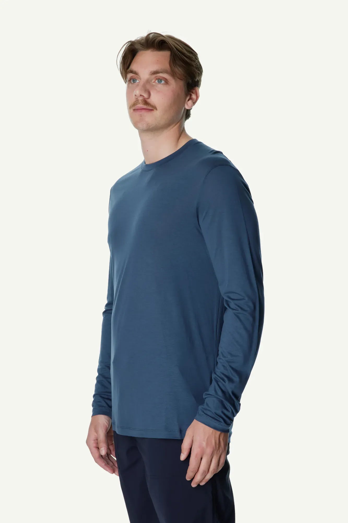 houdini-tree-ls-tee-langarmshirt-true-black-lyocell image 2