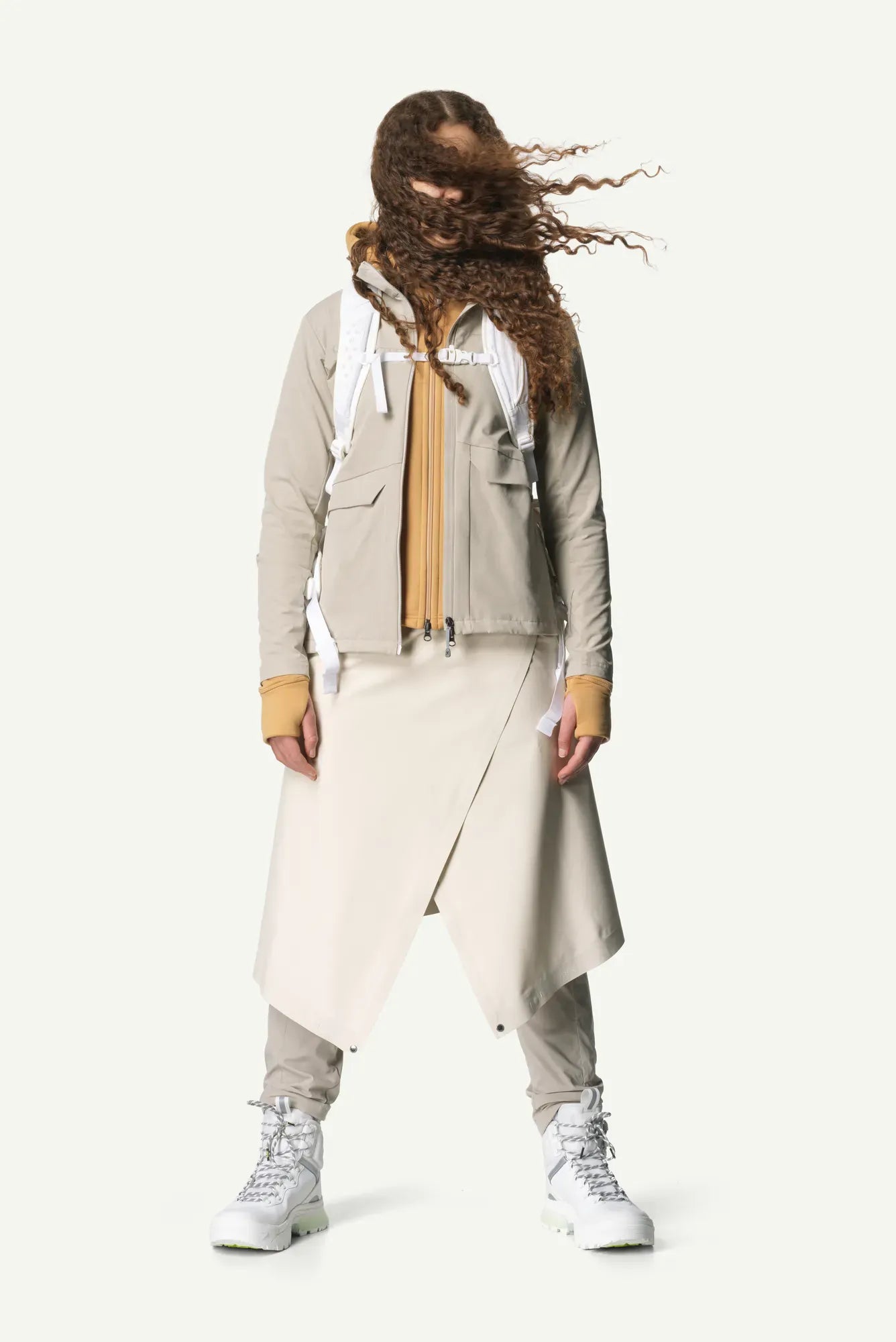 houdini-go-jacket-softshell-damen-sandstorm-atmungsaktiv image 2