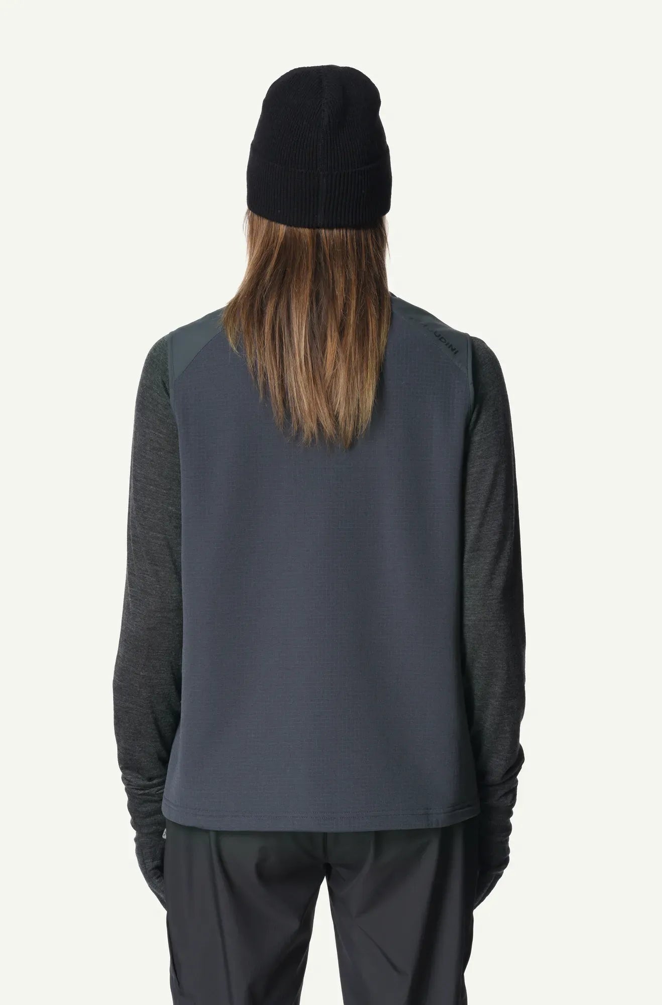 houdini-moonwalk-weste-damen-true-black-windabweisend image 3