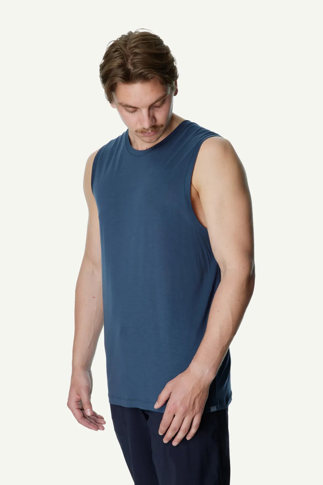 houdini-tree-tank-top-herren-true-black-tencel-k-hlend image 6