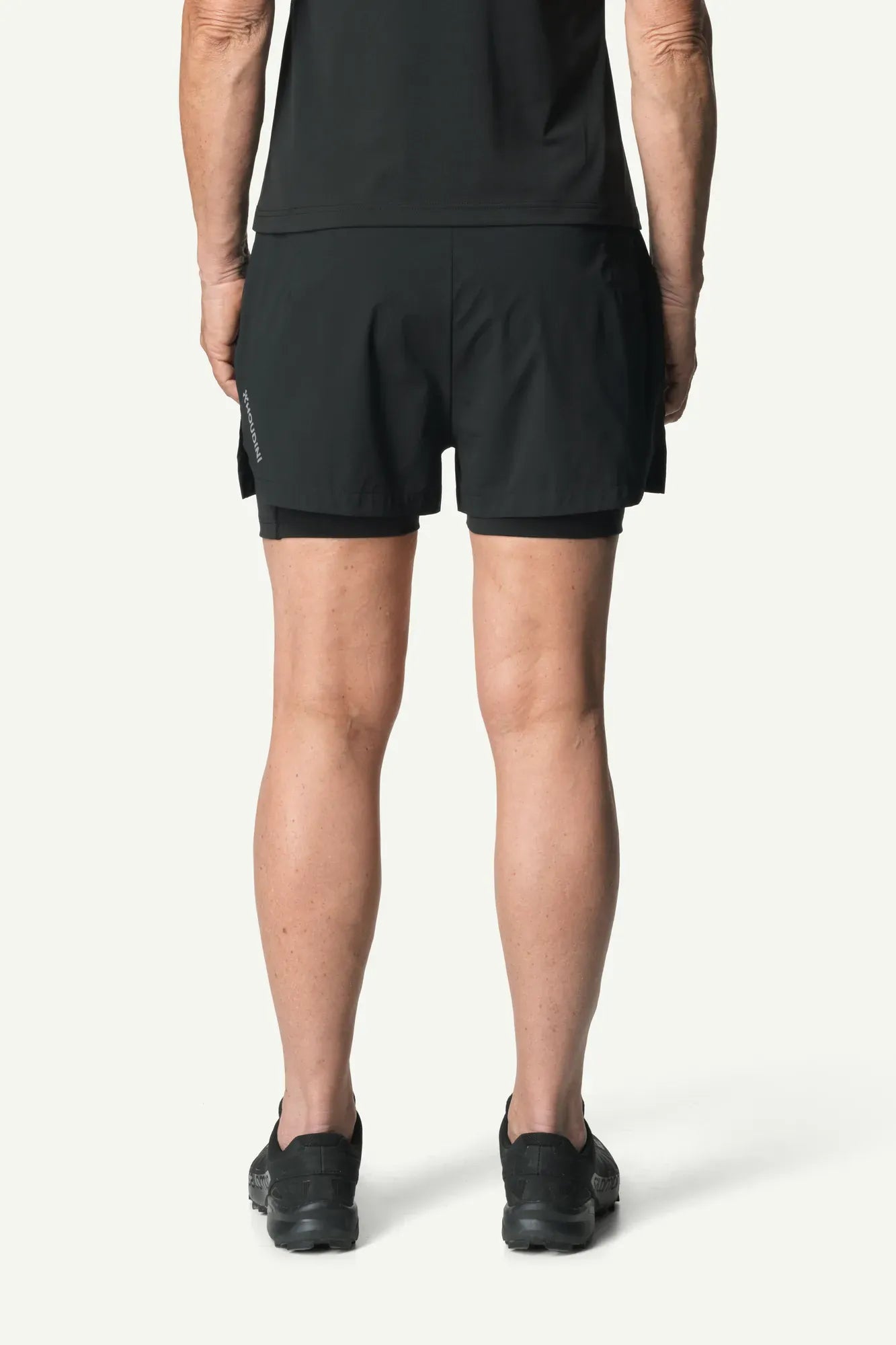 houdini-pace-trail-shorts-laufshorts-damen-true-black image 6