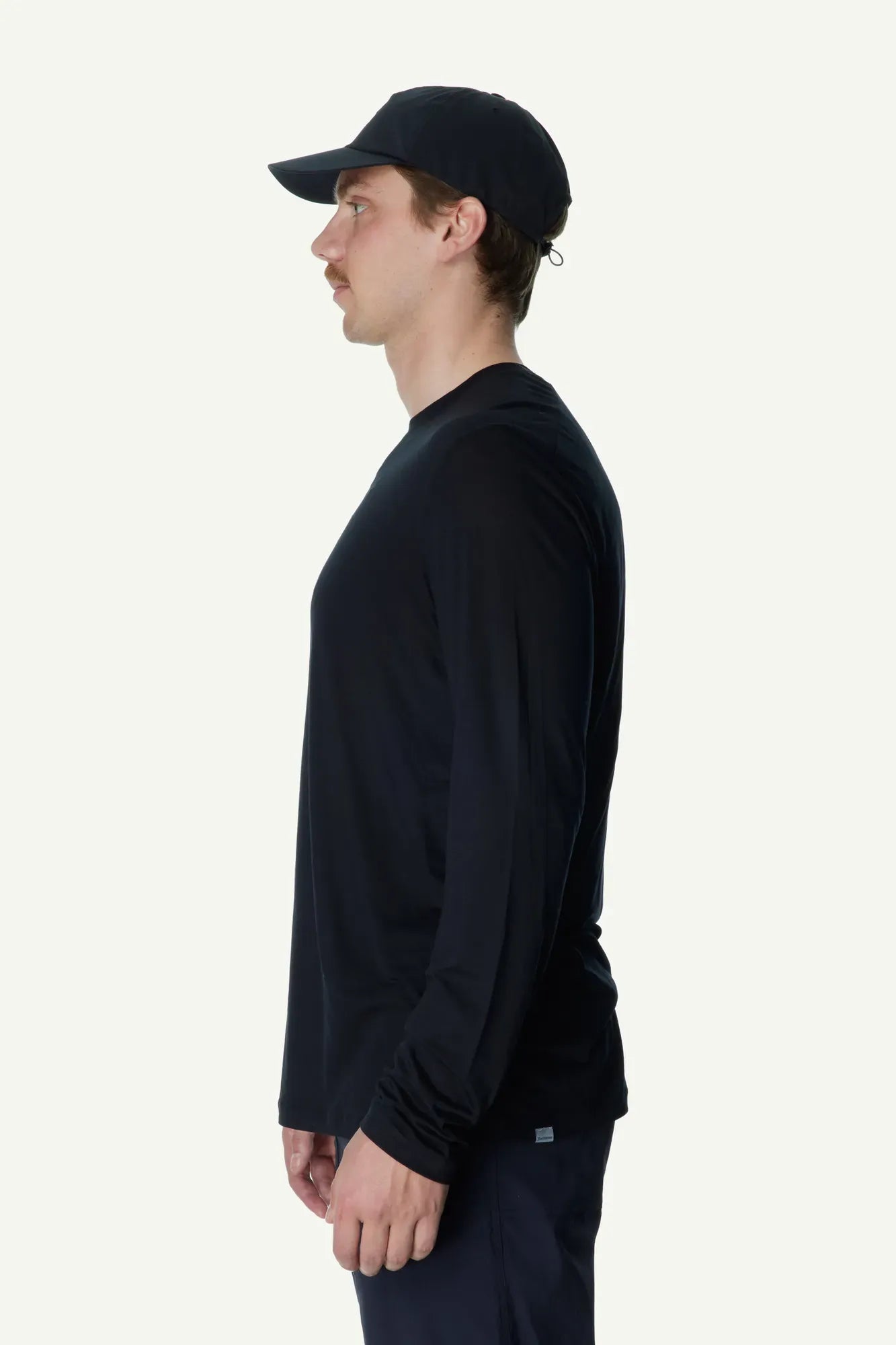 houdini-tree-ls-tee-langarmshirt-true-black-lyocell image 8