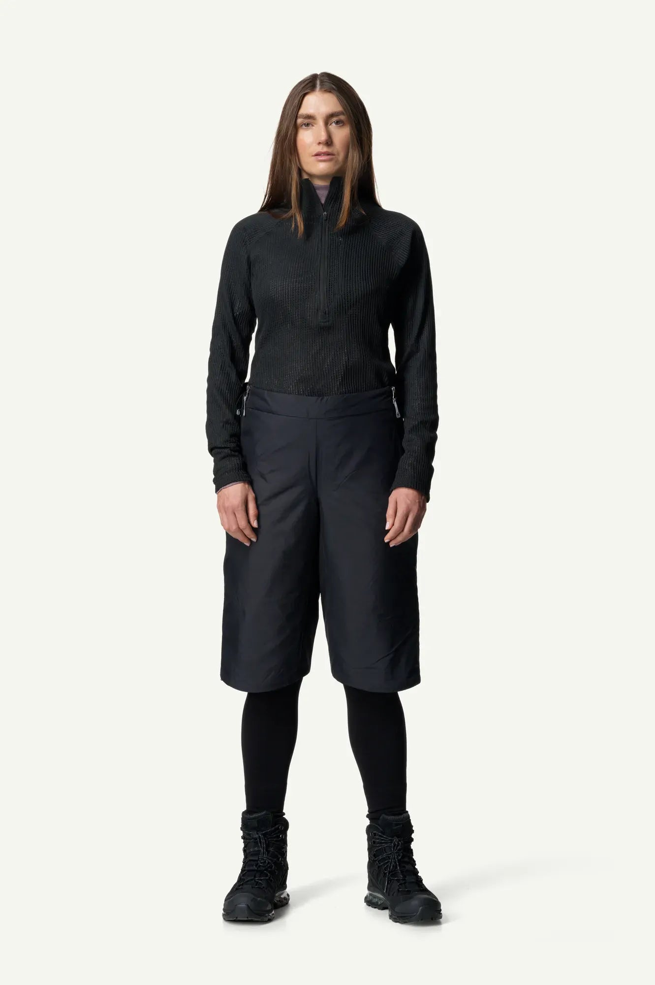 houdini-dunfri-shorts-damen-isolationsshorts-true-black image 1