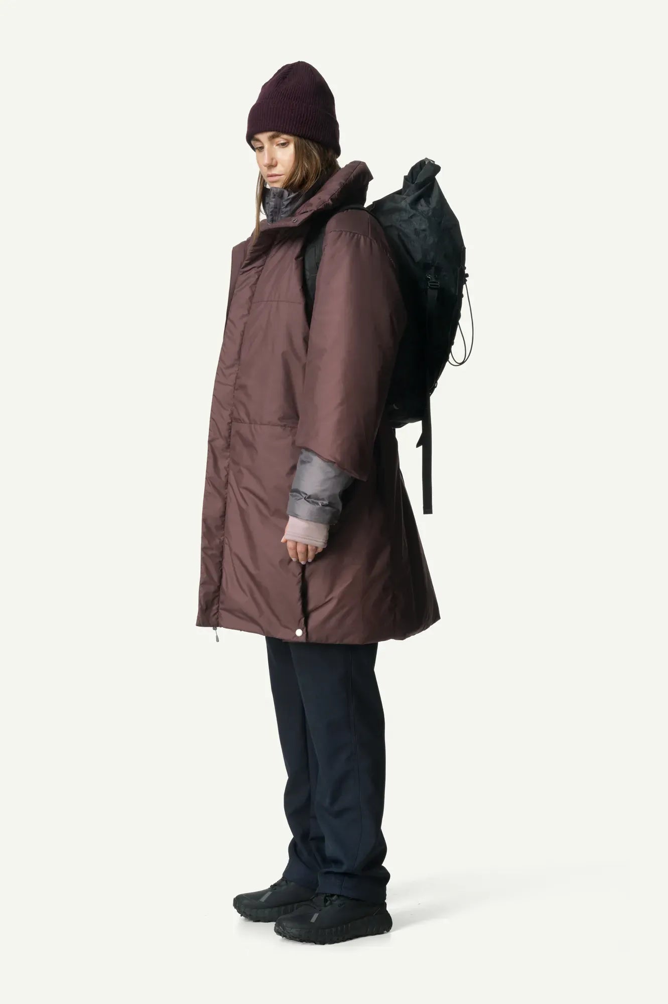 houdini-puff-up-the-cloud-jacke-rock-black-primaloft image 7